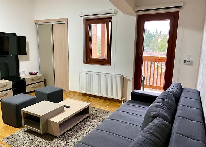 アパート Lux ズラティボール